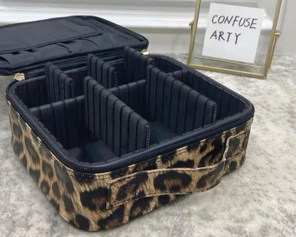LEOPAR DESENLİ MAKYAJ ÇANTASI